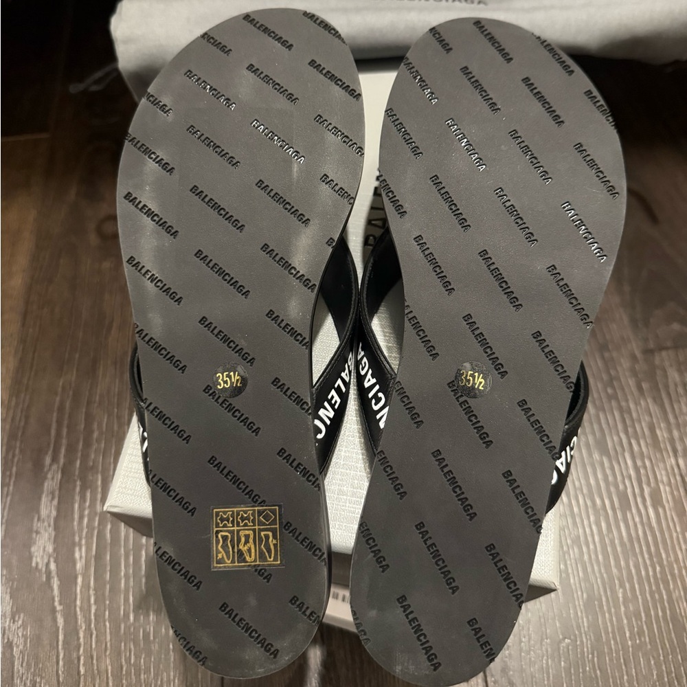Balenciaga Logo Flip-Flops - Picture 3 of 4